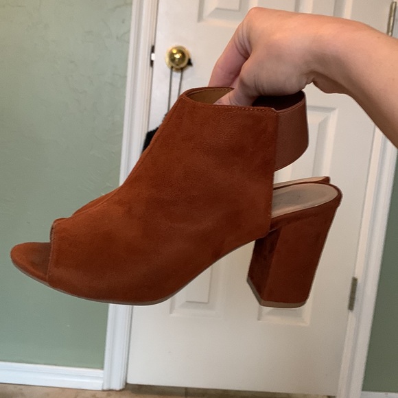 Rust Brown Open Toe Heel - Picture 5 of 5